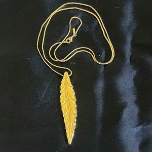 Vintage Monet gold colored necklace